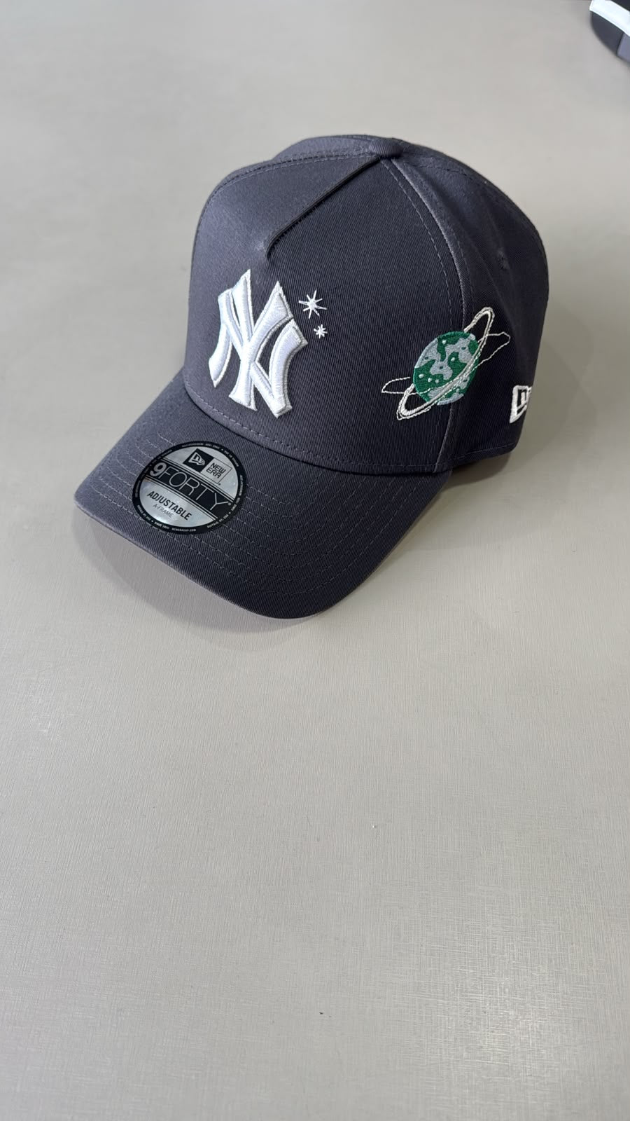 Boné Espacial New Era
