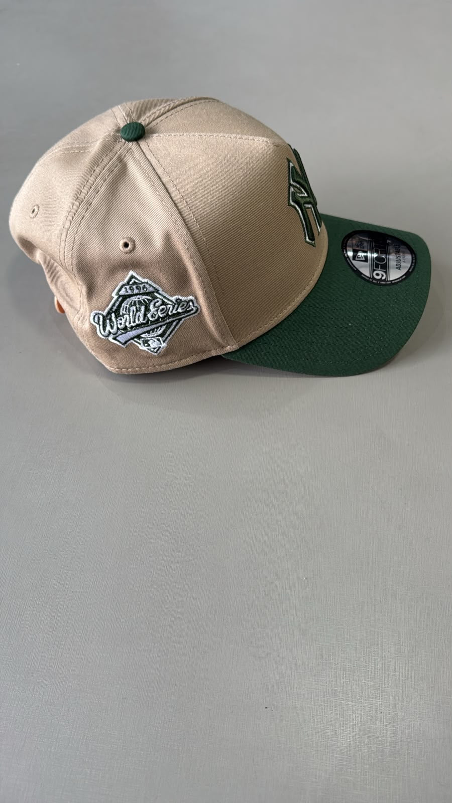 Boné New Era World Series